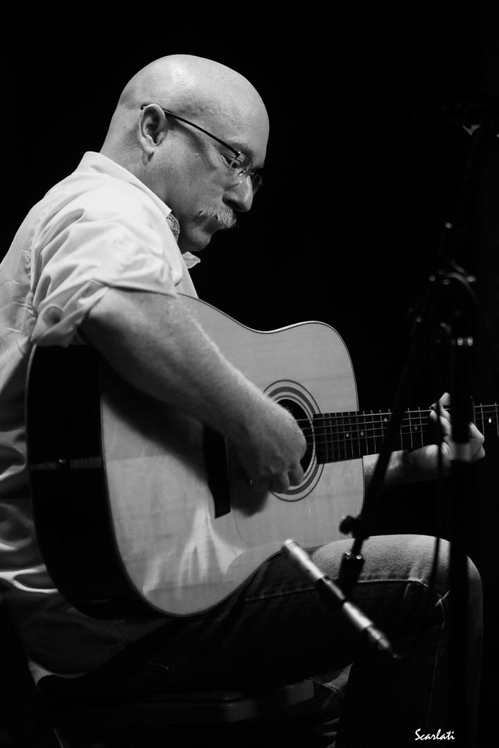 Acoustic guitarist David Grier will play at the Sallal Grange.