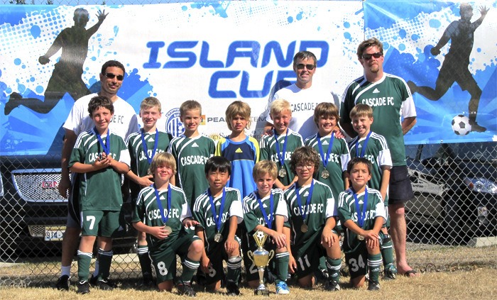 Cascade Football Club's U-10 boys bring home Island Cup | Snoqualmie