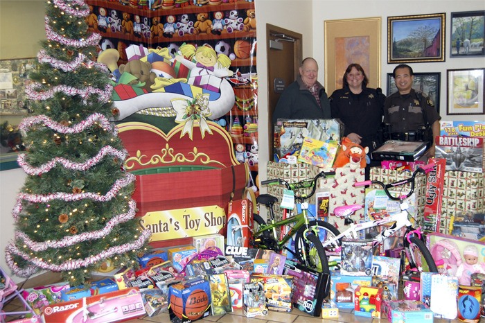 A grand donation at North Bend\'s King County Sheriff\'s station ...