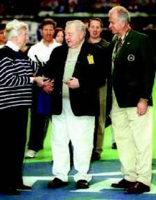 Former 'Cat team physician honored