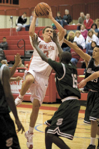 Mount Si boys basketball opens season with win over Evergreen