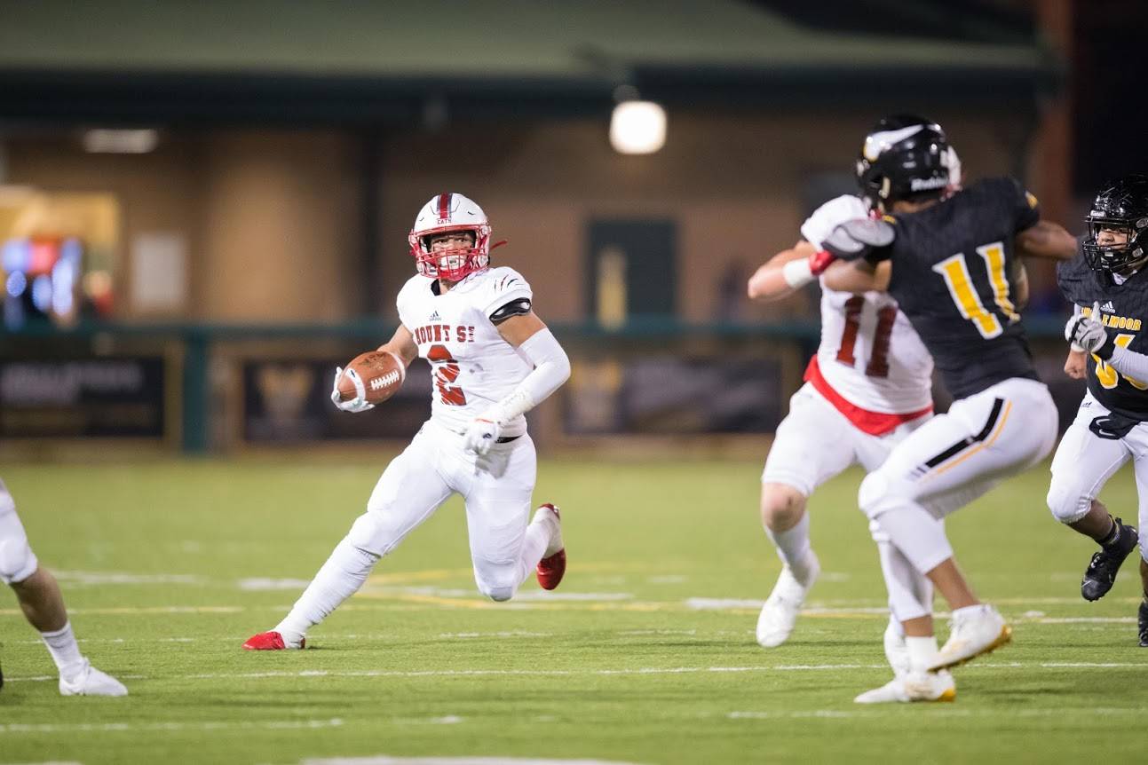 Mount Si’s Cole Norah runs the ball against Inglemoor during the Wildcats’ 39-0 victory on Nov. 2 at Pop Keeney Stadium. Mount Si will play at Monroe at 7 p.m. Nov. 9 in the playoffs. Against Inglemoor, Wildcat touchdowns came from Brayden Holt (60-yard pass from Clay Millen), Norah (27-yard run), Andrew Mostofi (17-yard pass from Millen), Millen (7-yard run) and Daniel Harrison (17-yard run). Photo courtesy of Jason Tanaka