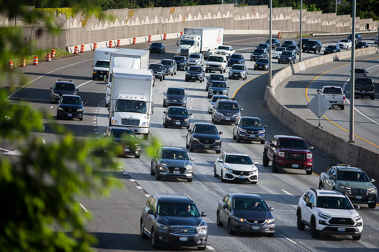 Traffic slows as it moves around the bend of northbound I-5 through north Everett on May 22, 2024. (Sound Publishing file photo)