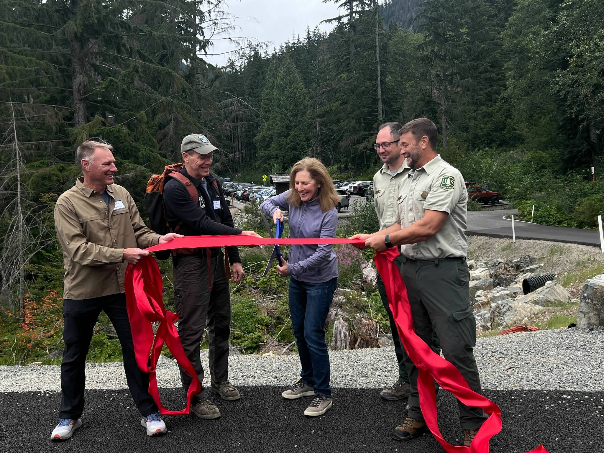 On Aug. 13, Congresswoman Kim Schrier (D-District 8) joined representatives from Mountains to Sound Greenway Trust, the United States Forest Service (USFS), the Snoqualmie Indian Tribe, and Outdoor Alliance Washington Organizations to celebrate the completion of the Denny Creek Trailhead Project. Photos courtesy of Rep. Kim Schrier