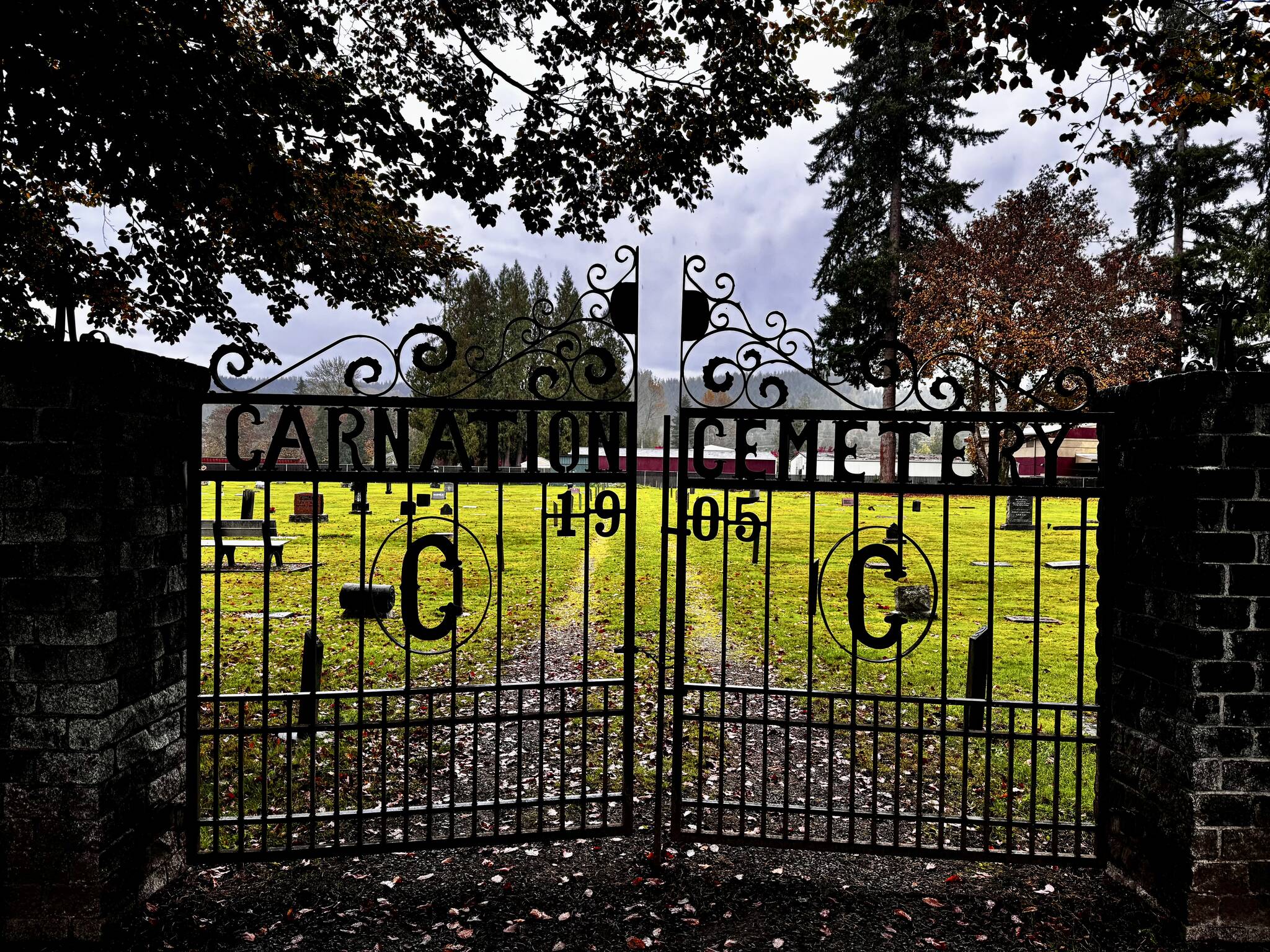 The front gate of the Carnation Cemetery on Oct. 21, 2024. Grace Gorenflo/Valley Record