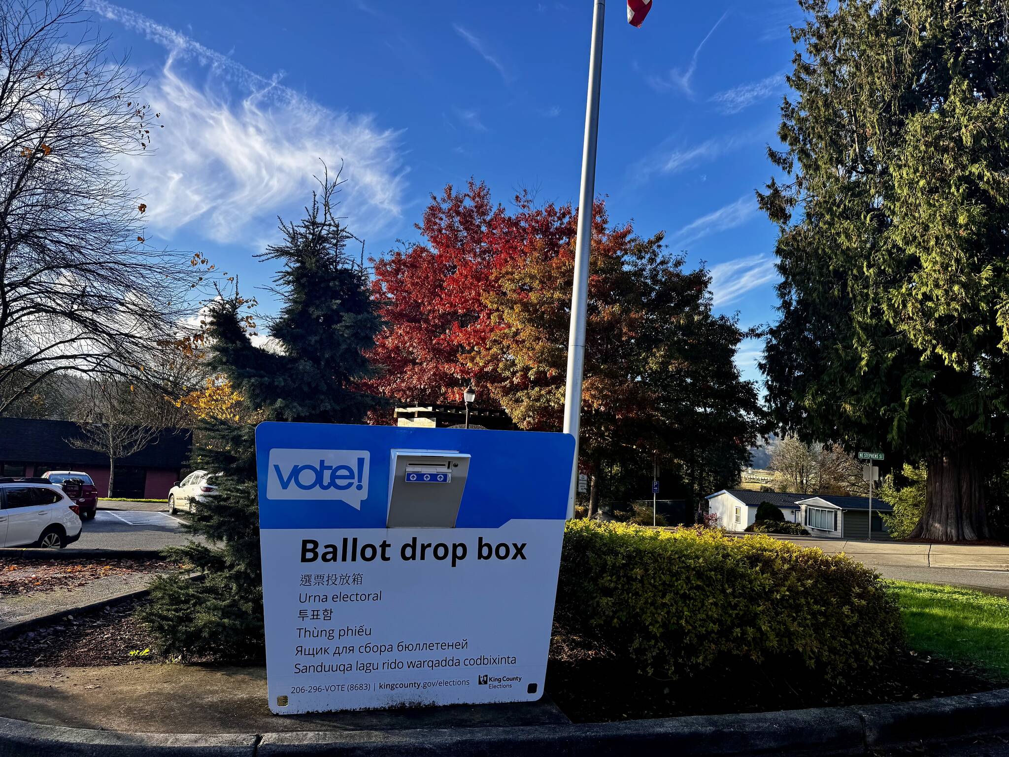 A ballot drop box in Duvall. (Grace Gorenflo/Valley Record)