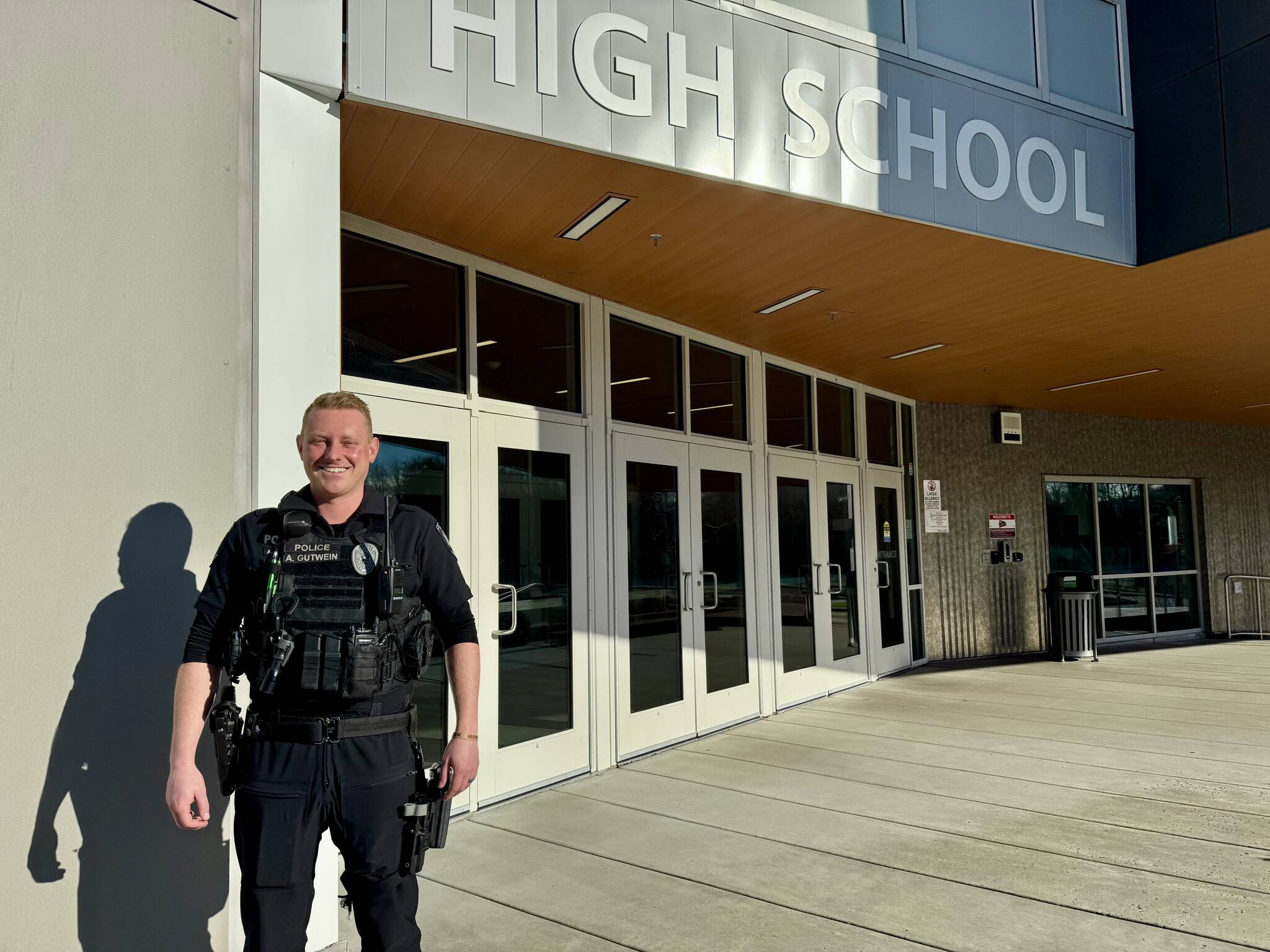 Snoqualmie Valley School District School Resource Officer Austin Gutwein stands outside Mount Si High School, Jan. 8, 2025. Grace Gorenflo/Valley Record